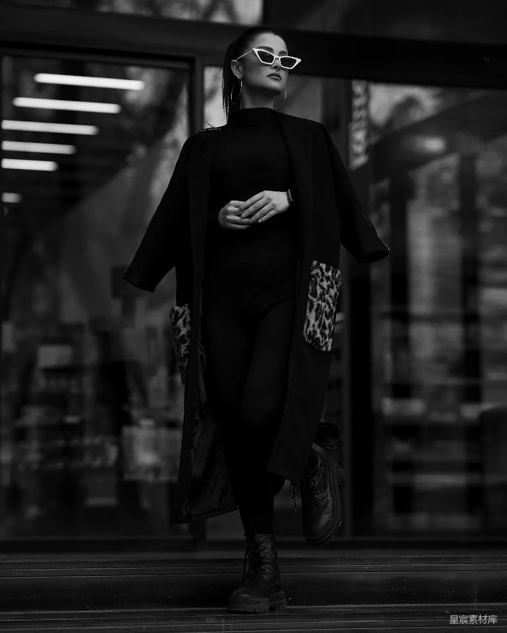 高清摄影 时尚 街拍 黑色系 酷女孩 简约风格 时尚街拍：黑色系酷女孩