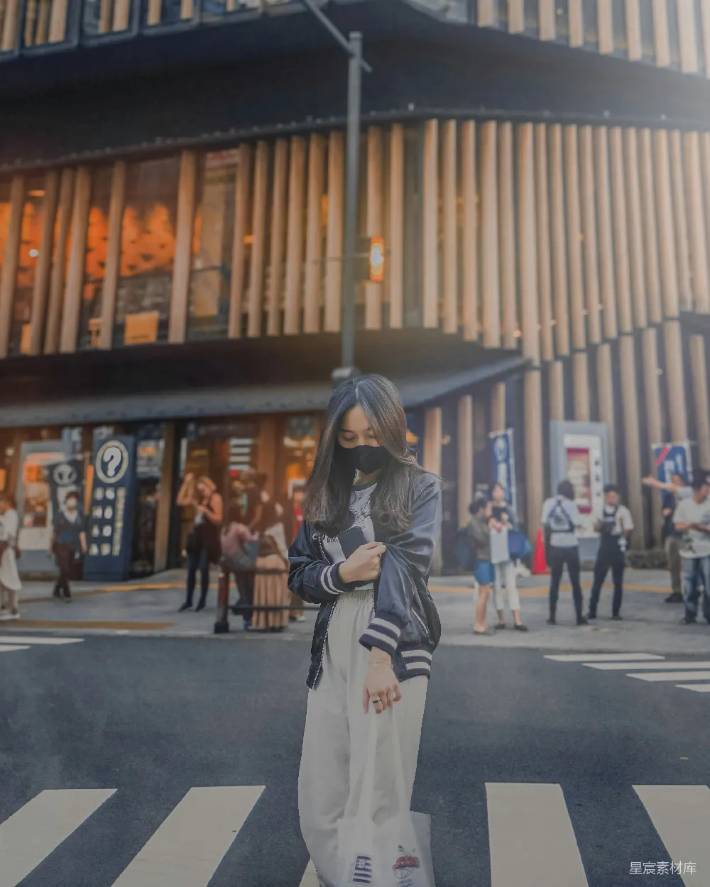 高清摄影 街头摄影 城市生活 现代都市 时尚穿搭 日常街拍 都市中的青春剪影