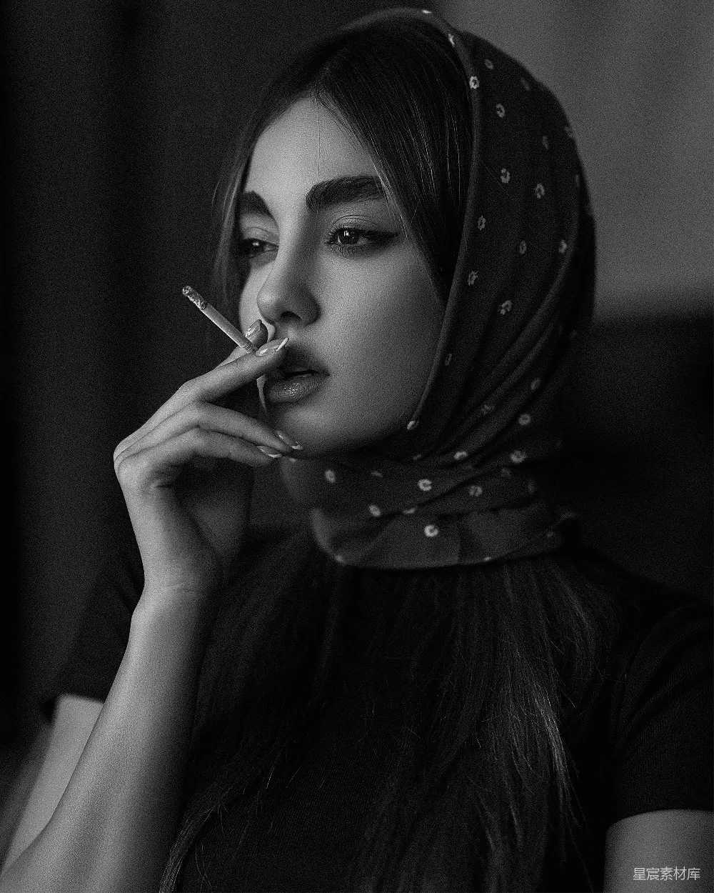 高清摄影 黑白摄影 时尚 女性 吸烟 艺术 黑白吸烟肖像