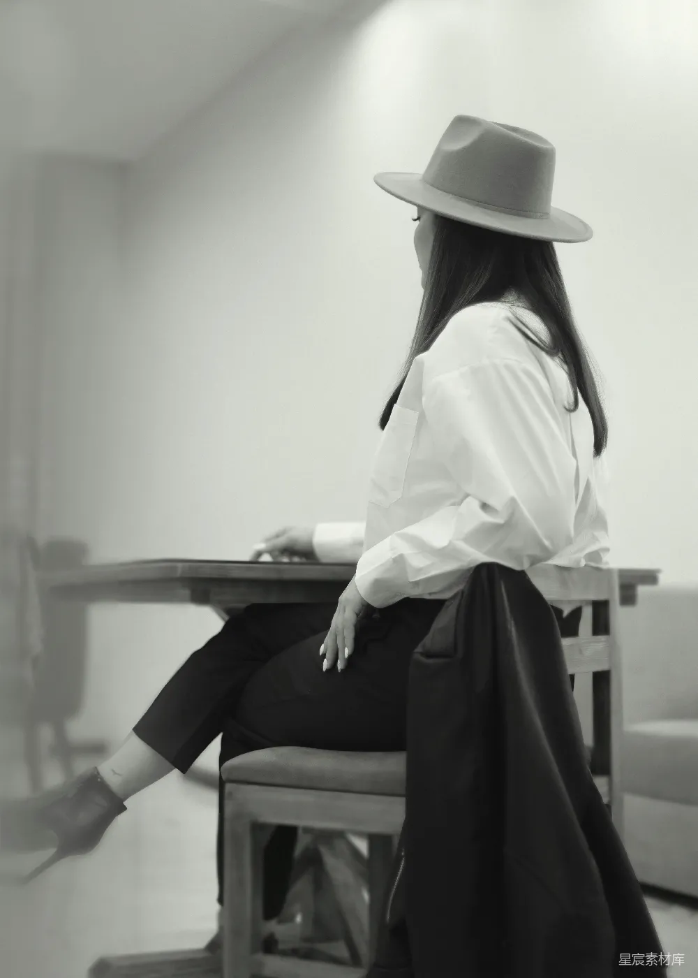 高清摄影 写真 时尚 女性 黑白 优雅 黑白时尚女性写真