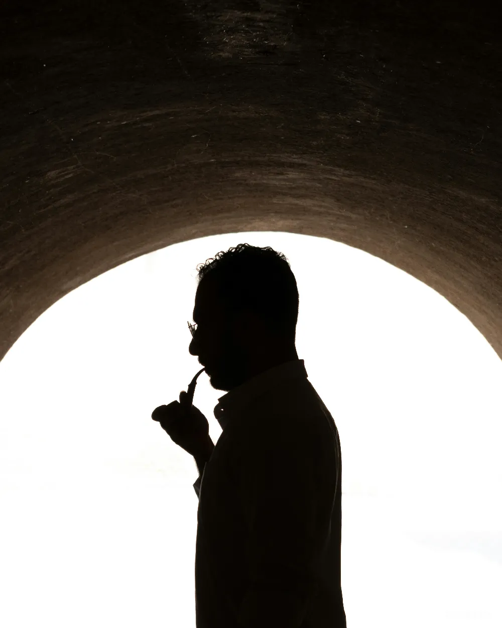 高清摄影 剪影 思考 隧道 智慧 神秘 深邃的思想者