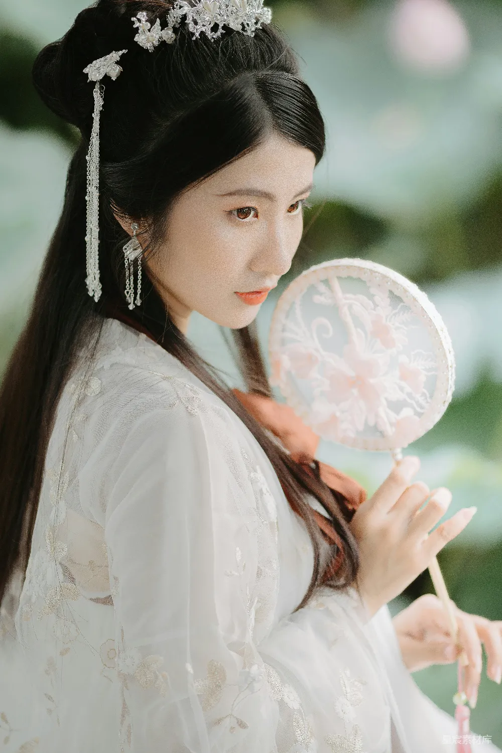 高清摄影 古典美 汉服 古风 扇子 优雅 古典美人的诗意瞬间