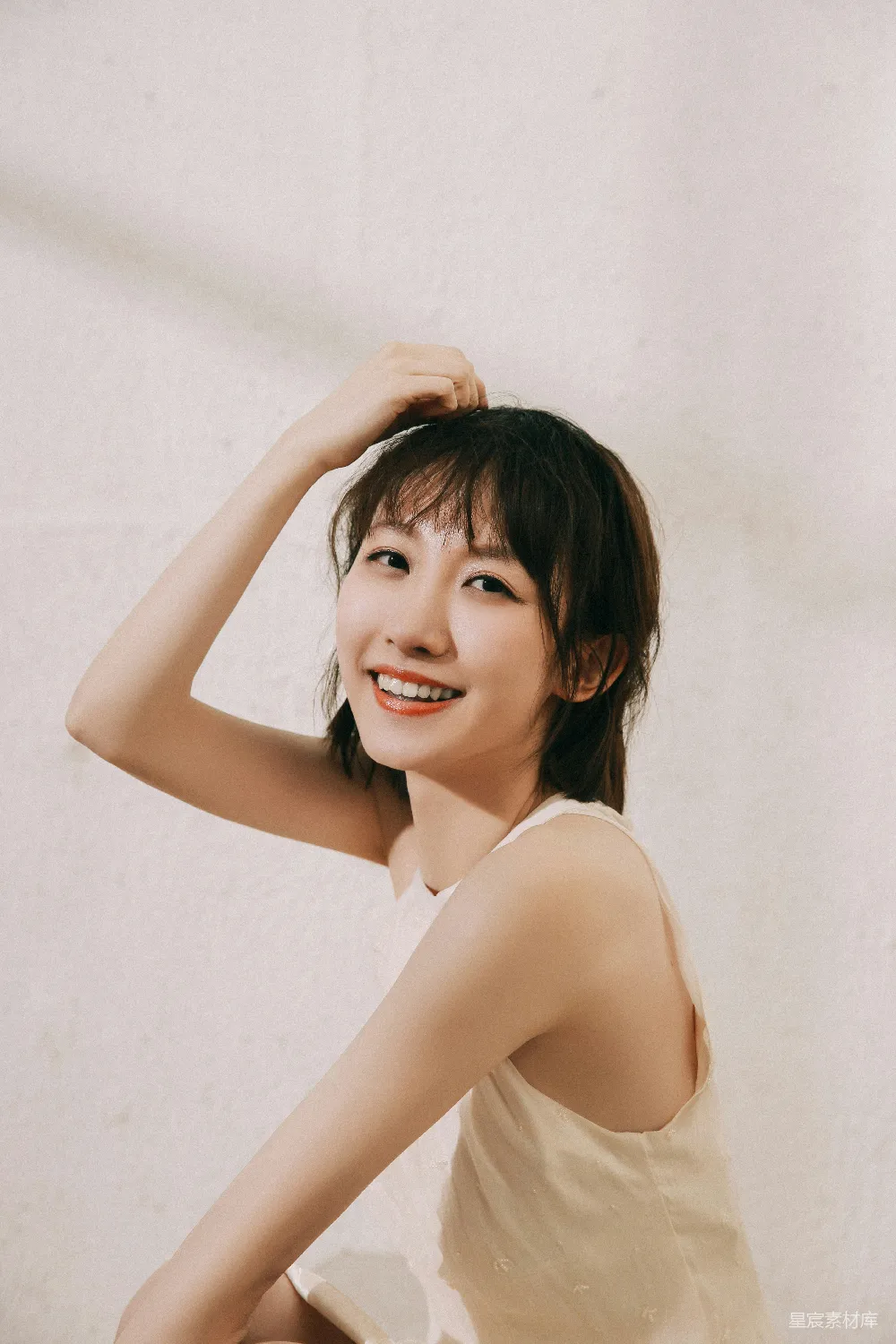 高清摄影 人物肖像 青春 自然光 愉悦 日常生活 阳光明媚的微笑