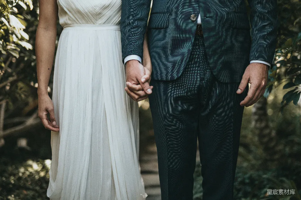 高清摄影 婚礼 爱情 幸福 瞬间 手牵手 手牵手的新婚夫妇