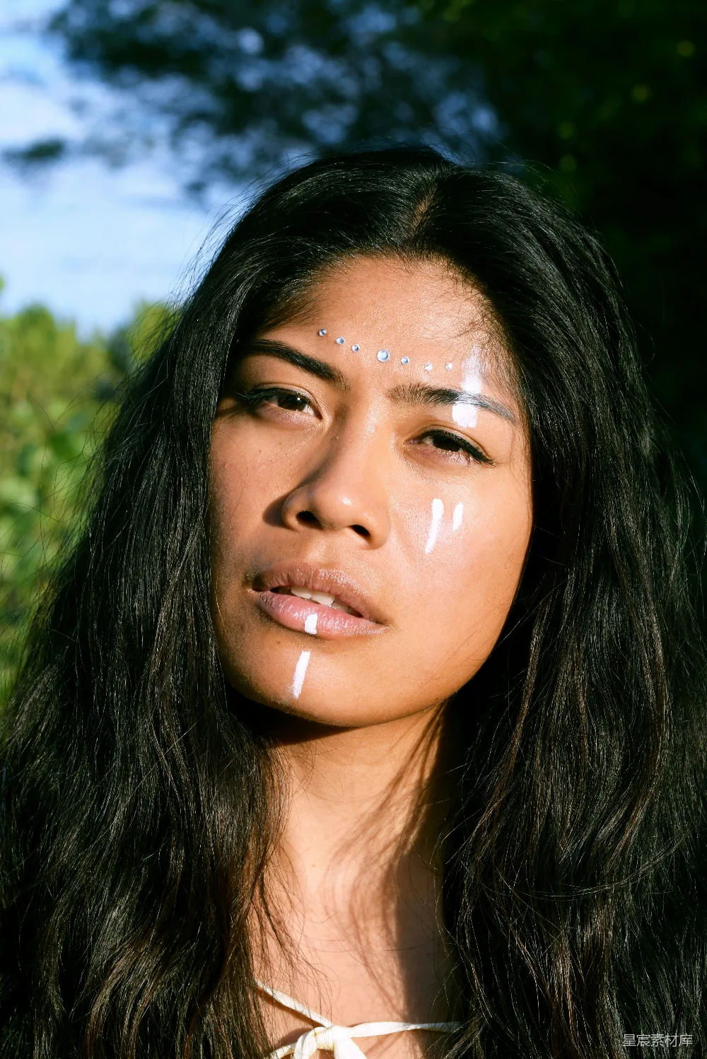 高清摄影 自然 户外 女性肖像 神秘 自然美 户外自然中的神秘女性