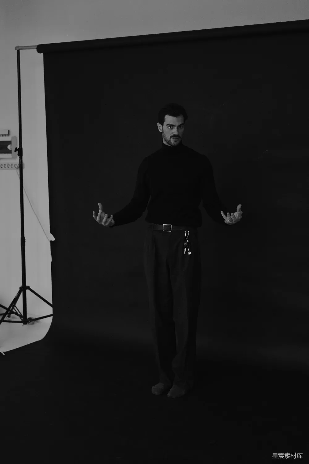 高清摄影 黑白摄影 简约风格 人物肖像 时尚 工作室 黑白简约男性肖像