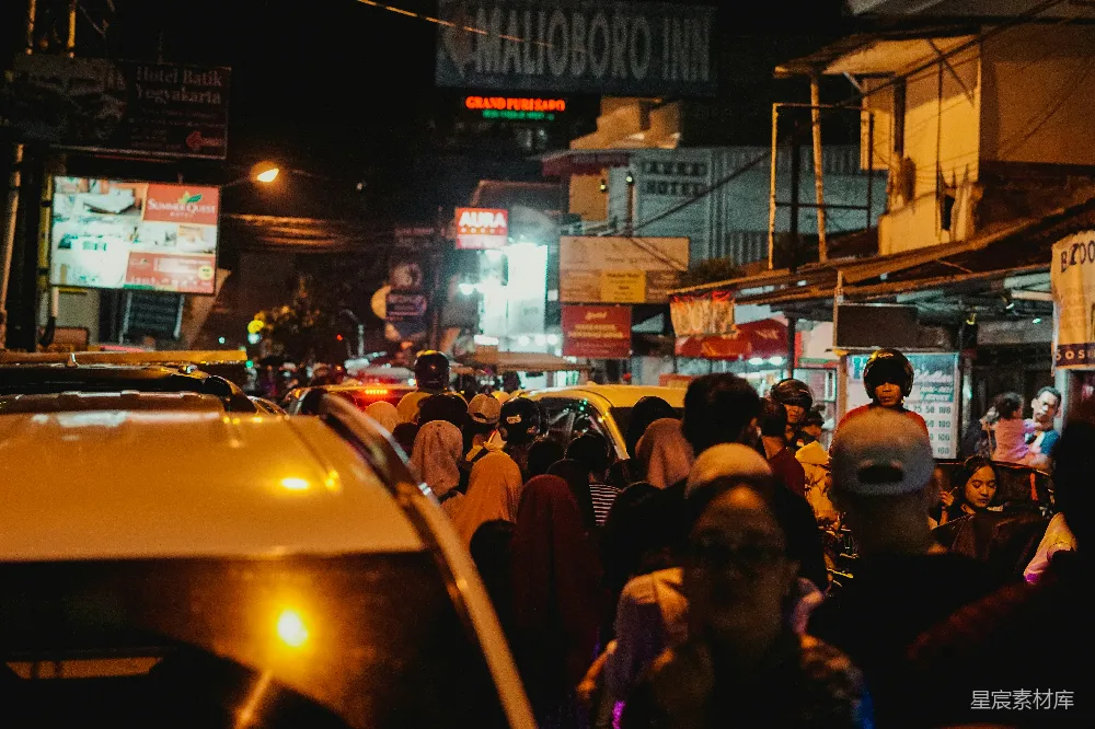高清摄影 夜市 城市生活 人群 夜间 繁忙 夜市的喧嚣与灯光