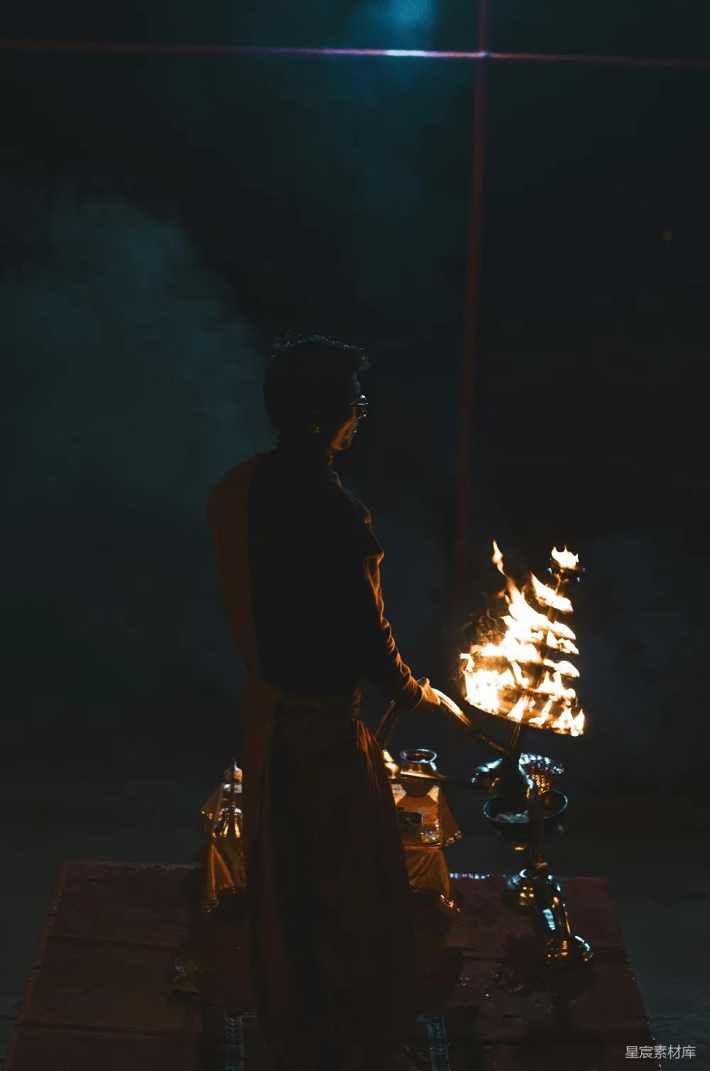 高清摄影 寺庙 火神 宗教 仪式 传统 寺庙中的火神仪式