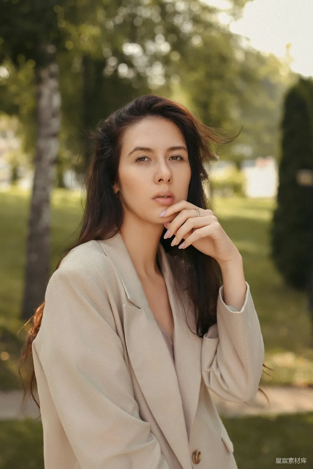 高清摄影 女性肖像 自然风光 优雅风格 户外摄影 时尚 优雅与自然的完美融合