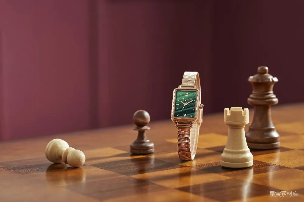 高清摄影 手表 棋盘 复古风格 优雅 时尚 棋盘上的优雅时光
