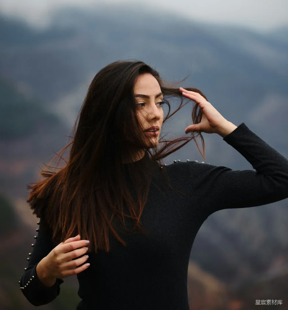 高清摄影 自然风光 户外摄影 风元素 女性肖像 情感表达 风中长发的女性