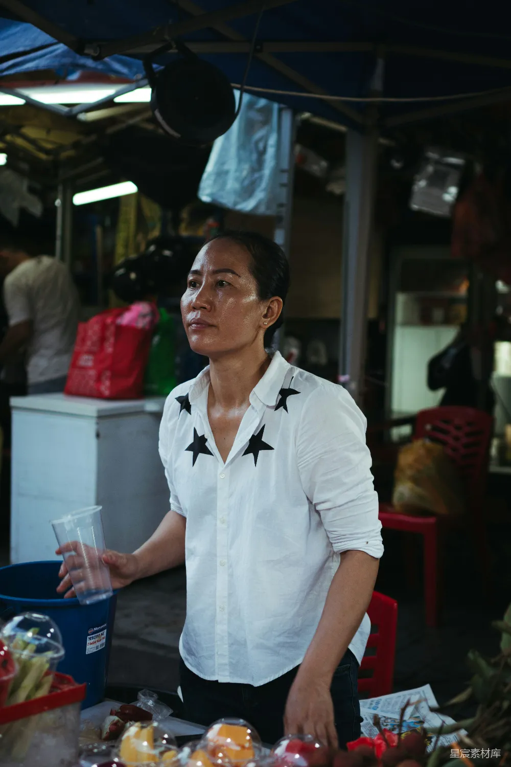 高清摄影 市场 人物 街头生活 日常 人物肖像 市场中的女人