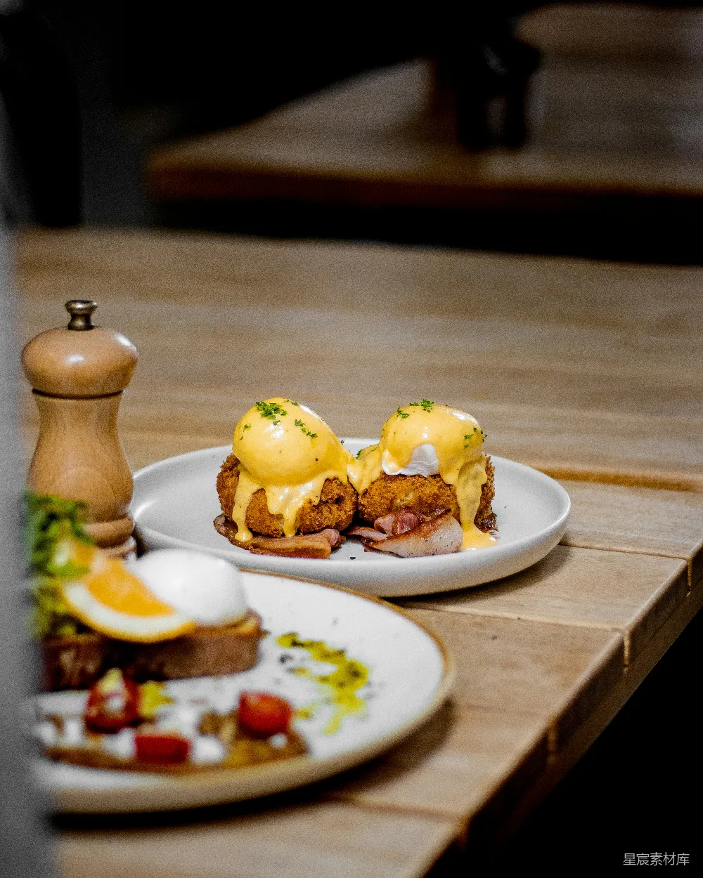 高清摄影 早餐 美食 英式料理 舒适餐桌 美食摄影 经典英式早餐：鸡蛋 Benedict
