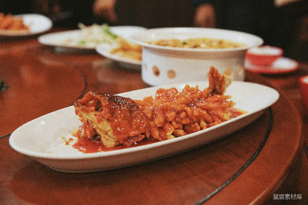 高清摄影 美食 中式料理 餐桌 传统佳肴 鱼 松鼠桂鱼