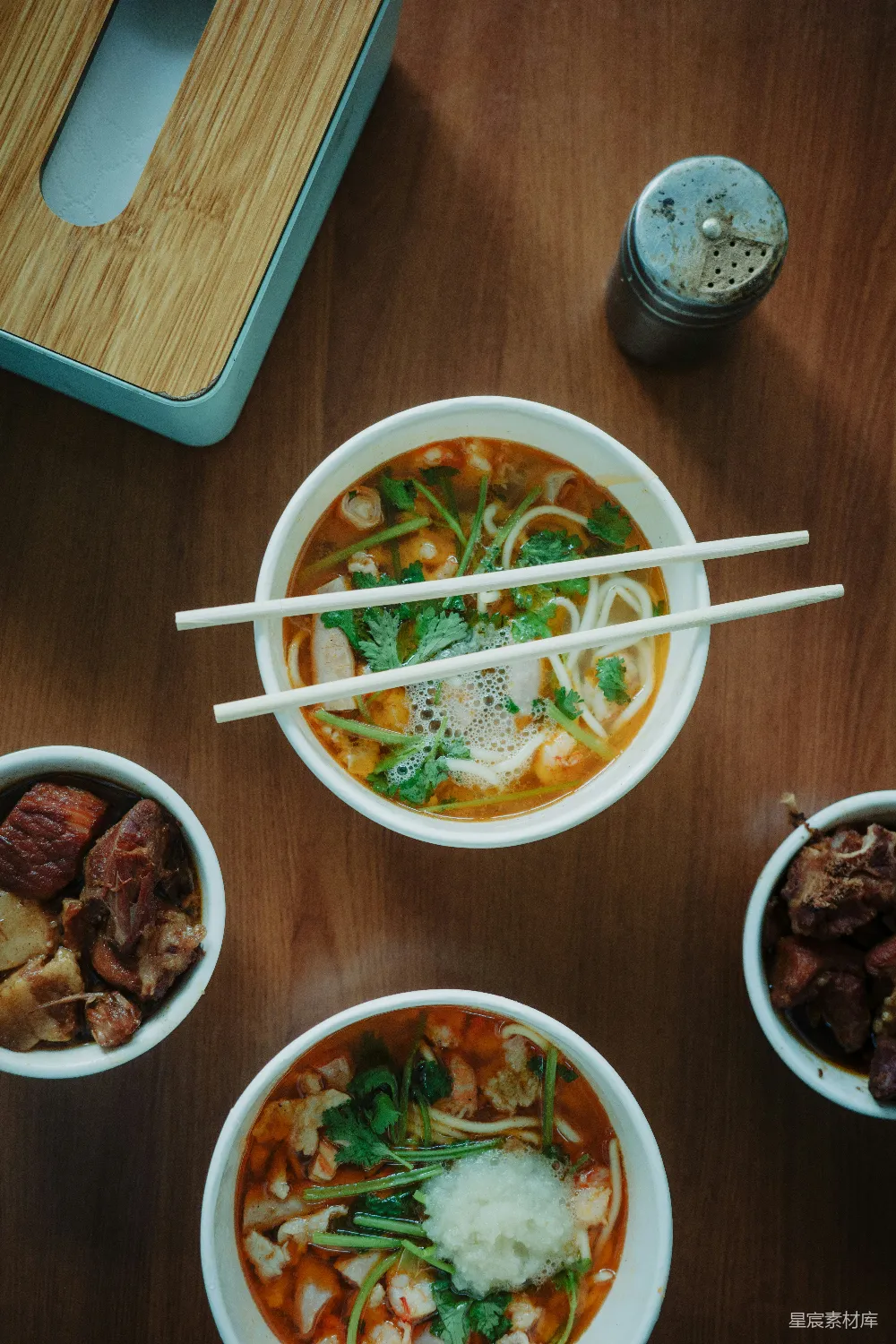 高清摄影 美食 餐桌 小吃 美食分享 街头美食 温暖的街边小吃