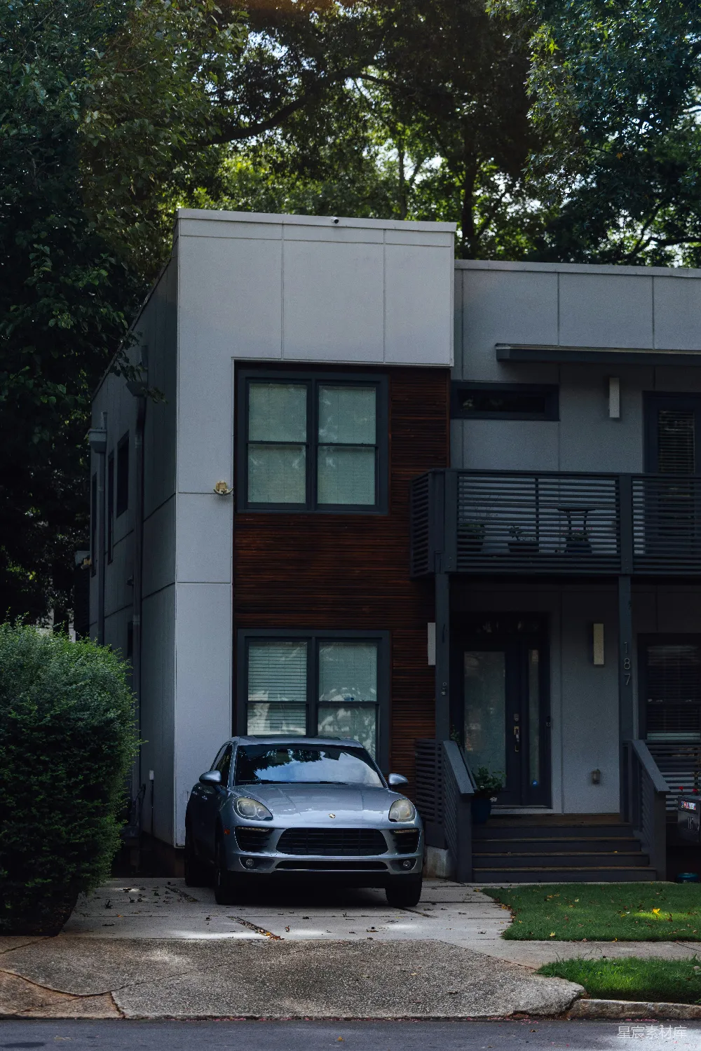 高清摄影 现代住宅 豪华SUV 都市生活 建筑设计 高端生活 现代住宅与豪华SUV