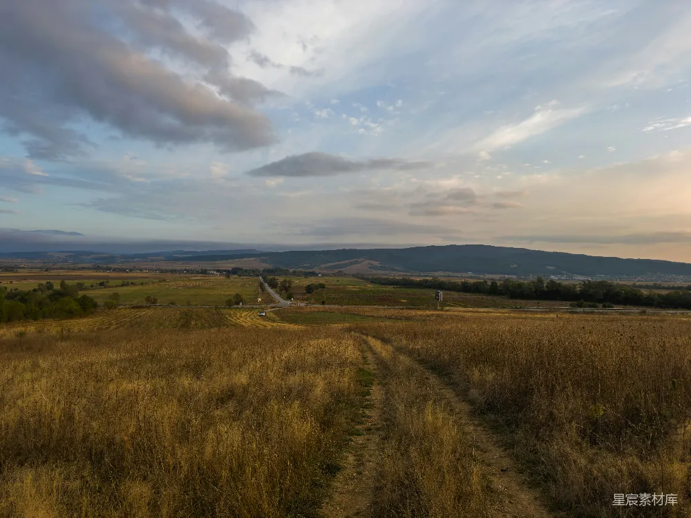 高清摄影 乡村 田园 黄昏 风景 自然 夕阳下的田野小路