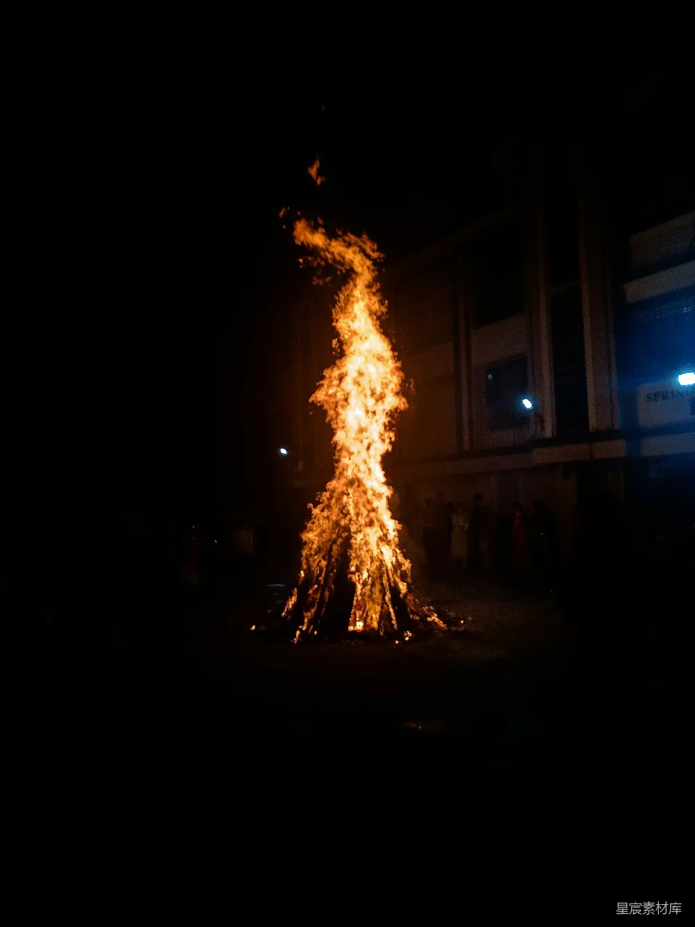 高清摄影 篝火 夜晚 节日 庆祝 夜晚的篝火