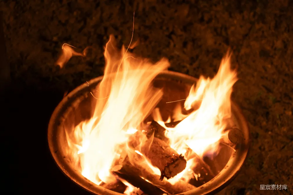 高清摄影 篝火 温暖 户外 夜晚 休闲 篝火夜晚