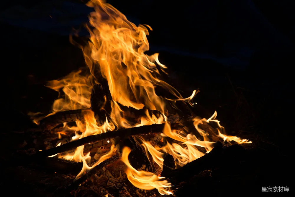 高清摄影 篝火 夜晚 温暖 户外 自然 夜晚的篝火