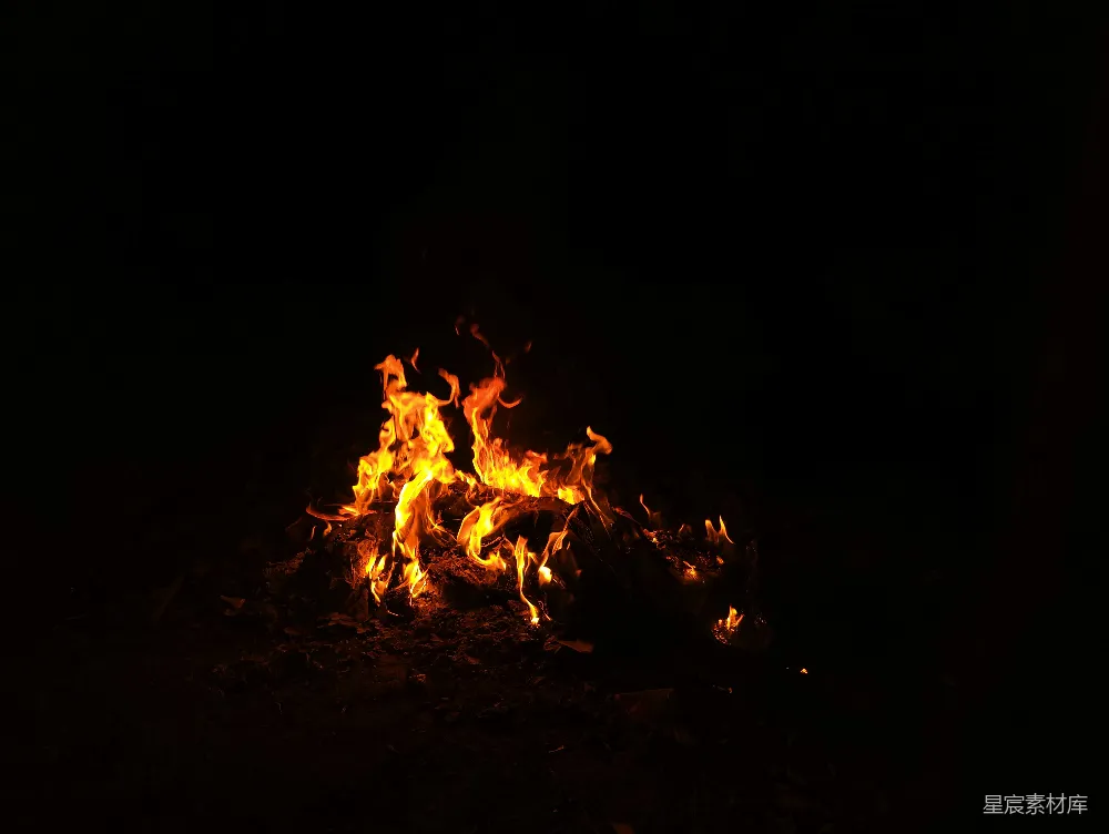 高清摄影 夜景 火焰 黑暗 自然 户外 夜幕下的火焰