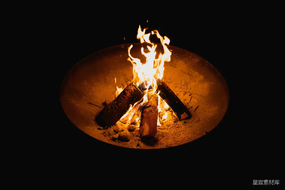 高清摄影 篝火 夜晚 温暖 户外 放松 户外篝火