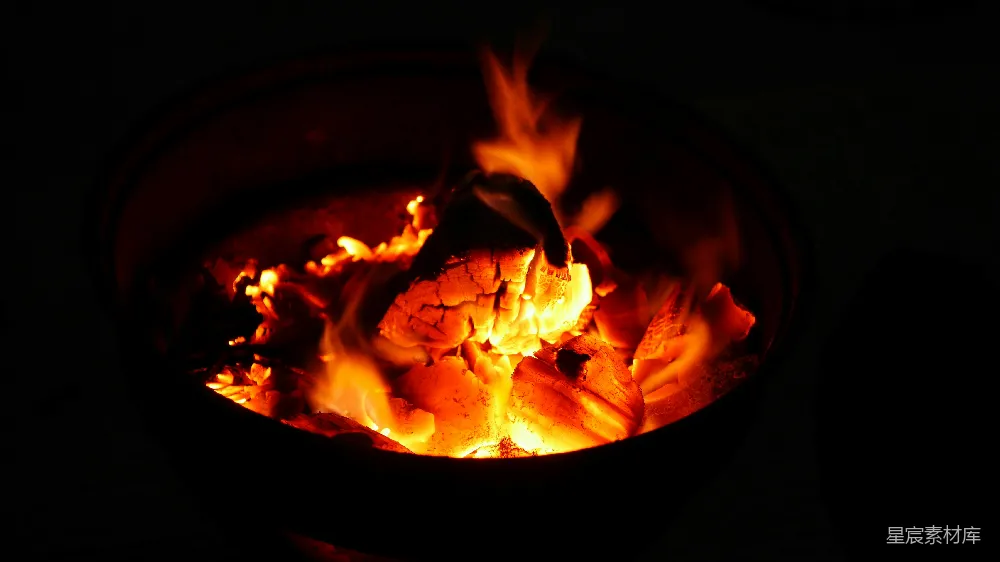 高清摄影 炉火 温暖 夜晚 火光 舒适 温暖的炉火