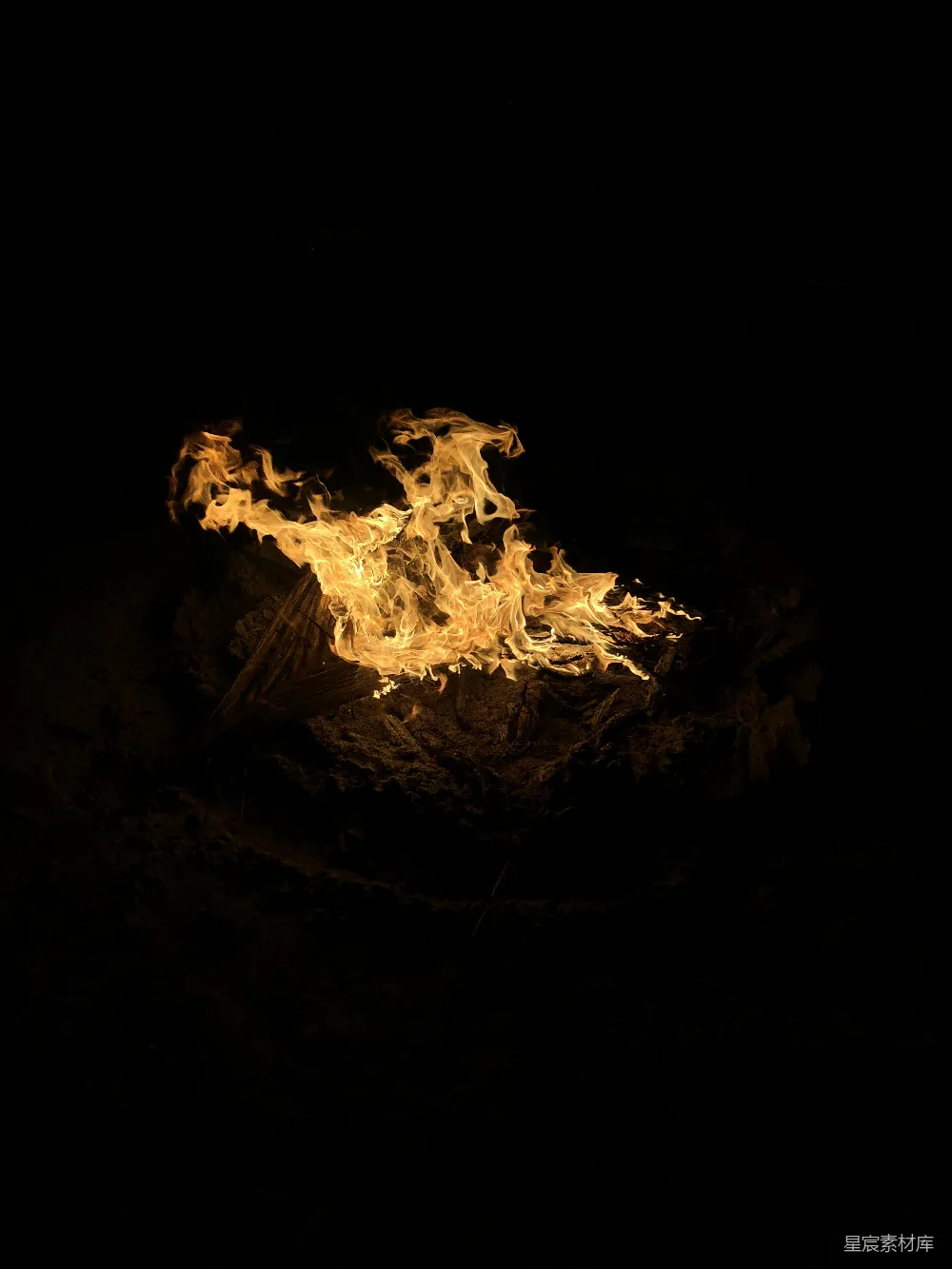 高清摄影 篝火 黑暗 温暖 自然 户外 夜幕下的篝火