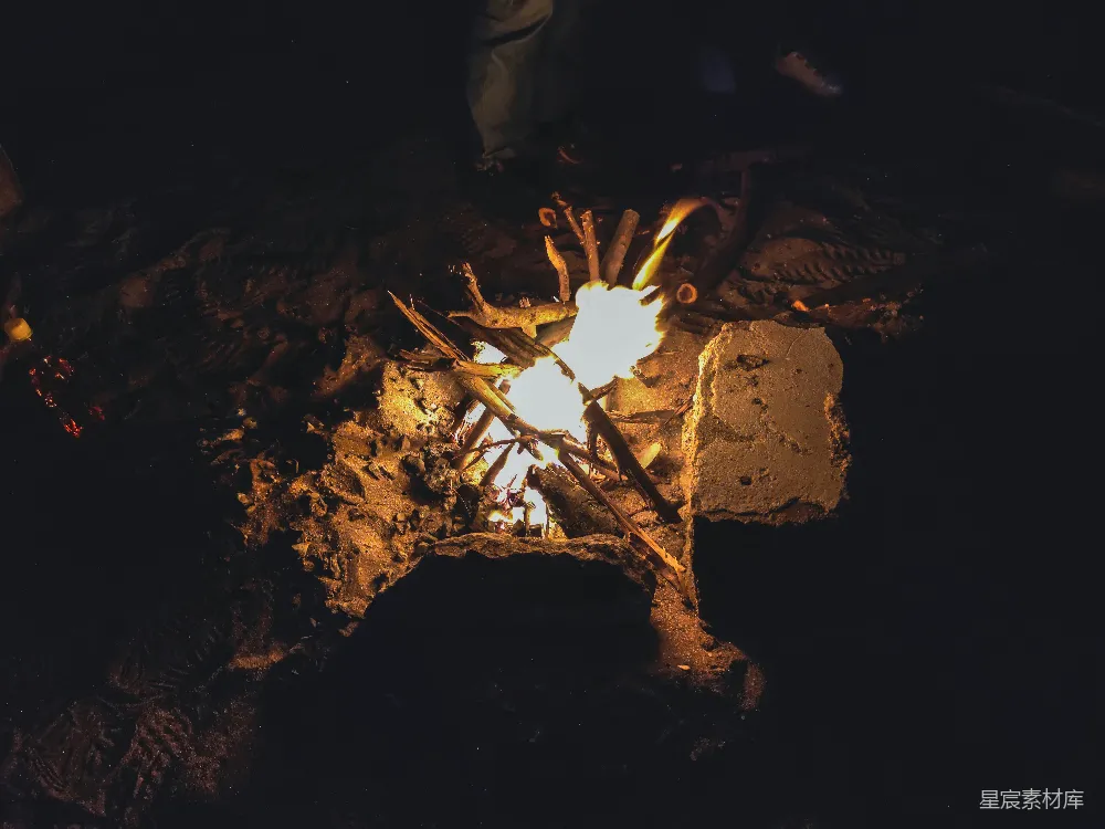 高清摄影 户外 篝火 夜晚 自然 休闲 户外篝火夜晚场景