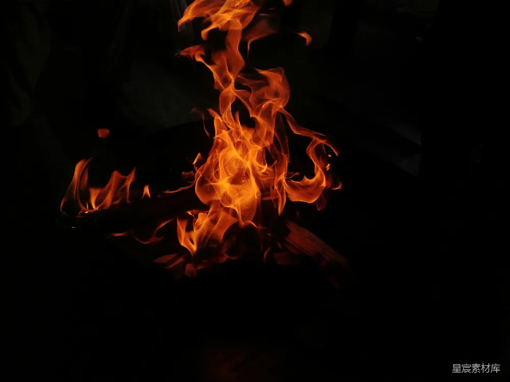 高清摄影 火焰 黑暗 自然光 温暖 夜晚 火焰中的夜晚