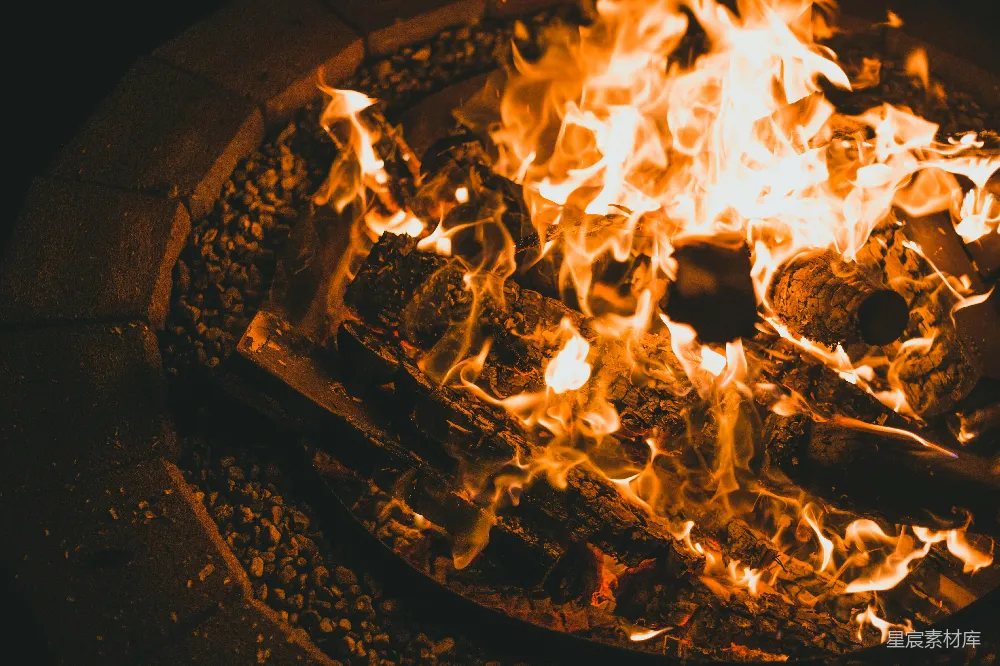 高清摄影 篝火 温暖 户外 火光 自然 篝火的温暖