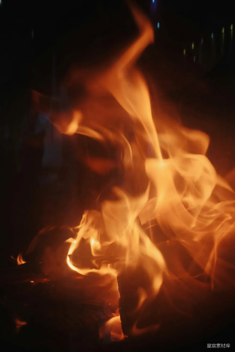 高清摄影 炉火 温暖 火焰 静谧 夜晚 温暖的炉火