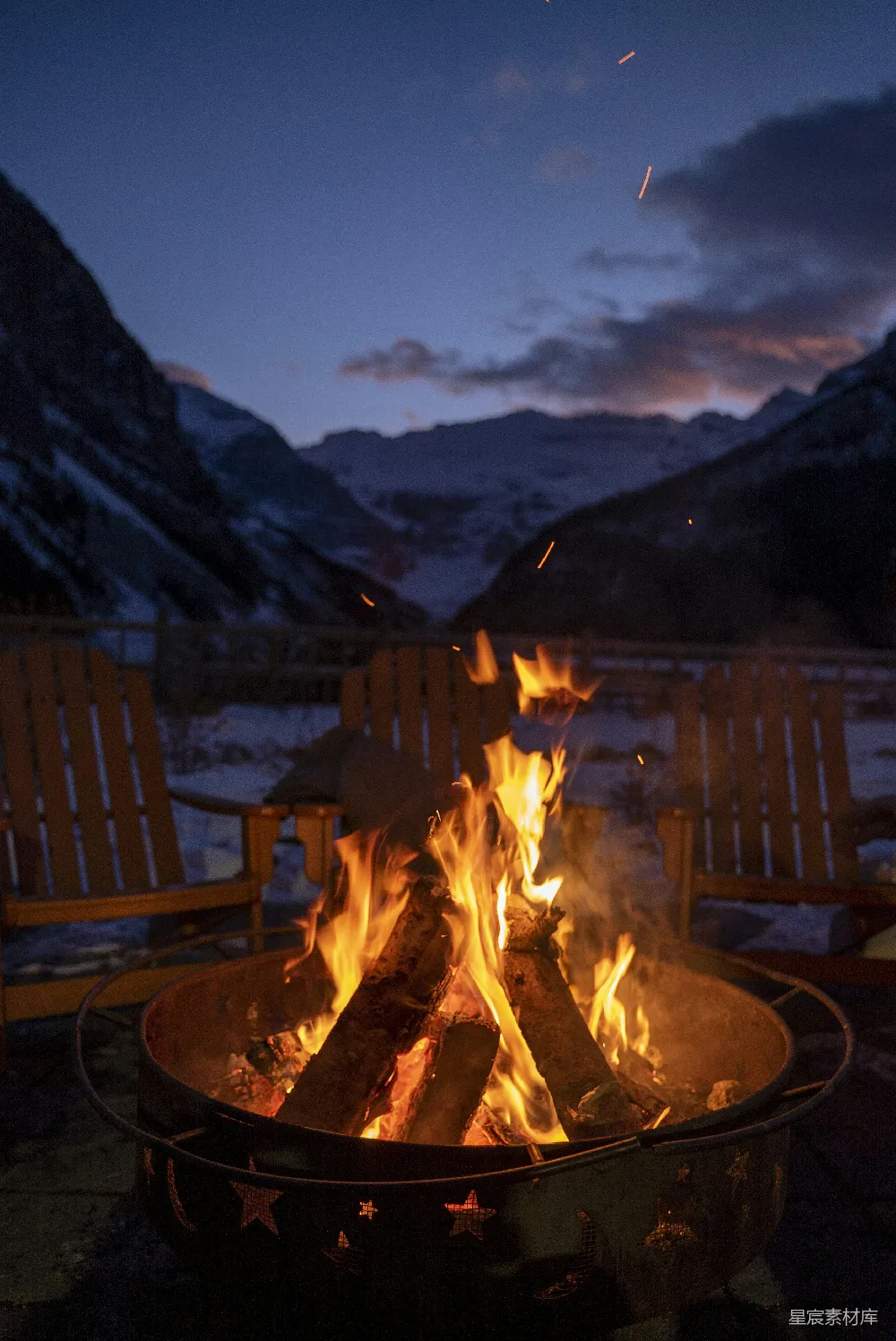高清摄影 篝火 山景 户外 宁静 浪漫 山间篝火晚会