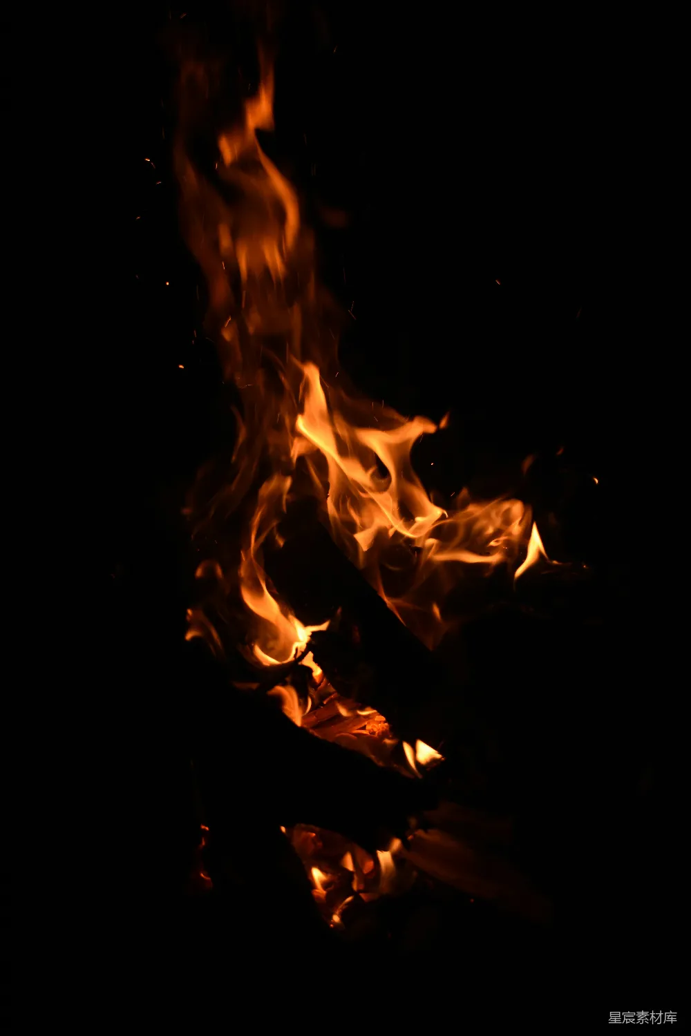 高清摄影 火焰 夜晚 温暖 自然 氛围 夜幕下的火光