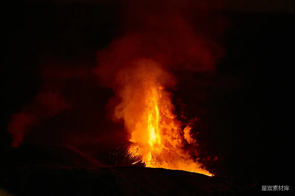 高清摄影 火山 夜景 自然现象 壮观 黑暗 火山爆发的夜景