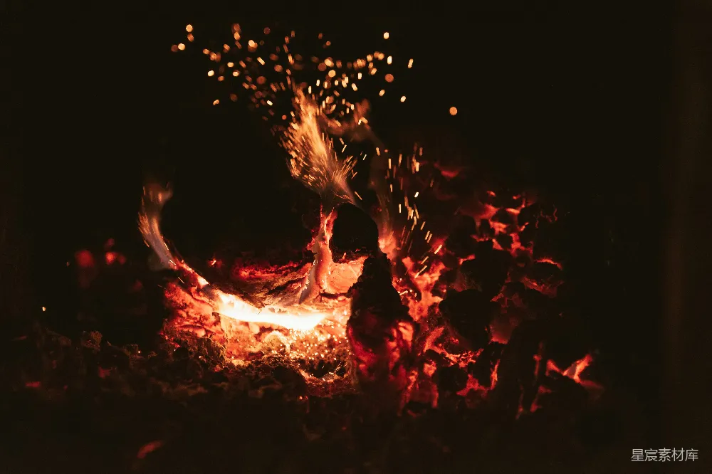 高清摄影 篝火 夜景 温暖 自然 户外 夜幕下的篝火