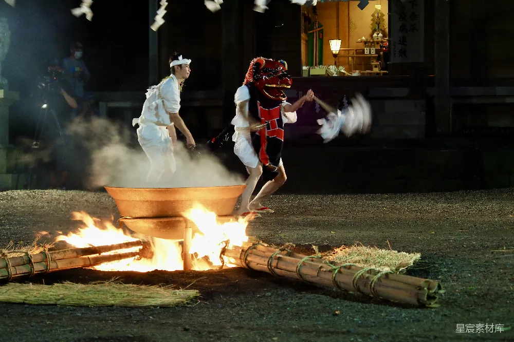 高清摄影 日本 传统 祭典 火舞 文化 日本传统祭典中的火舞表演