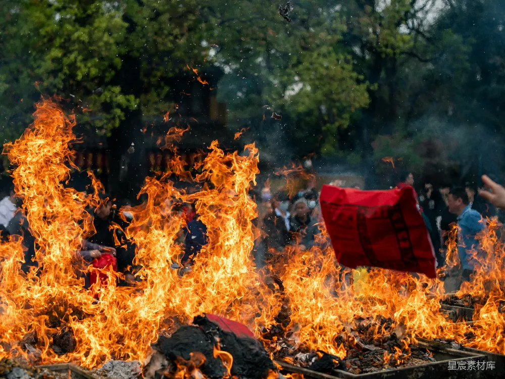 高清摄影 祭礼 火焰 传统文化 仪式 仪式感 火光中的祭礼