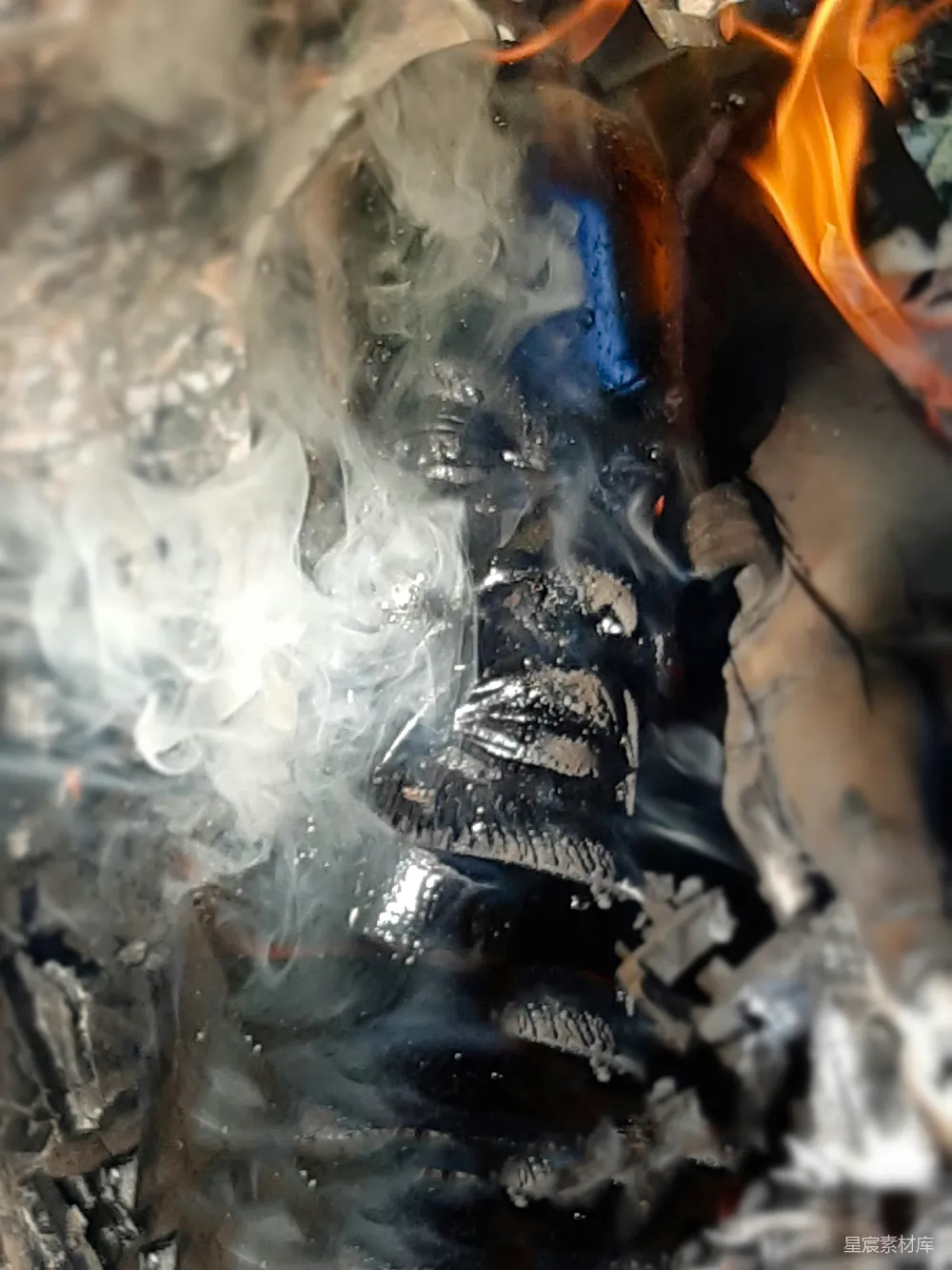高清摄影 火焰 瓶子 烟雾 高温 实验 燃烧的瓶子
