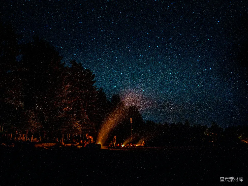 高清摄影 篝火 星空 夜晚 自然 户外 夏夜篝火下的星空