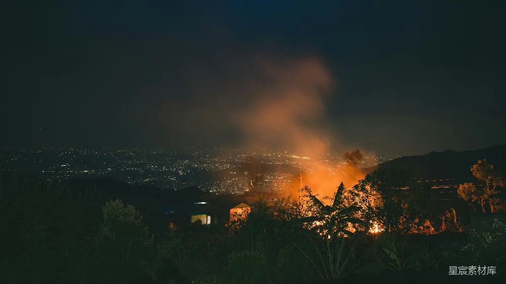高清摄影 夜景 火灾 城市 紧急 灾难 夜幕下的火灾