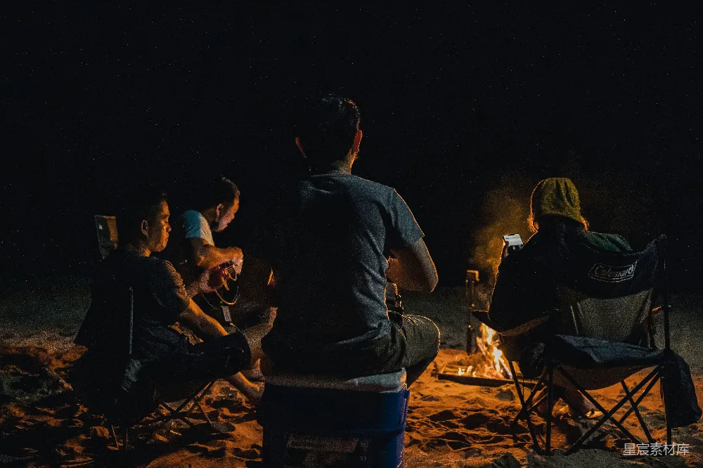 高清摄影 夜晚 户外 篝火 朋友 休闲 篝火夜话
