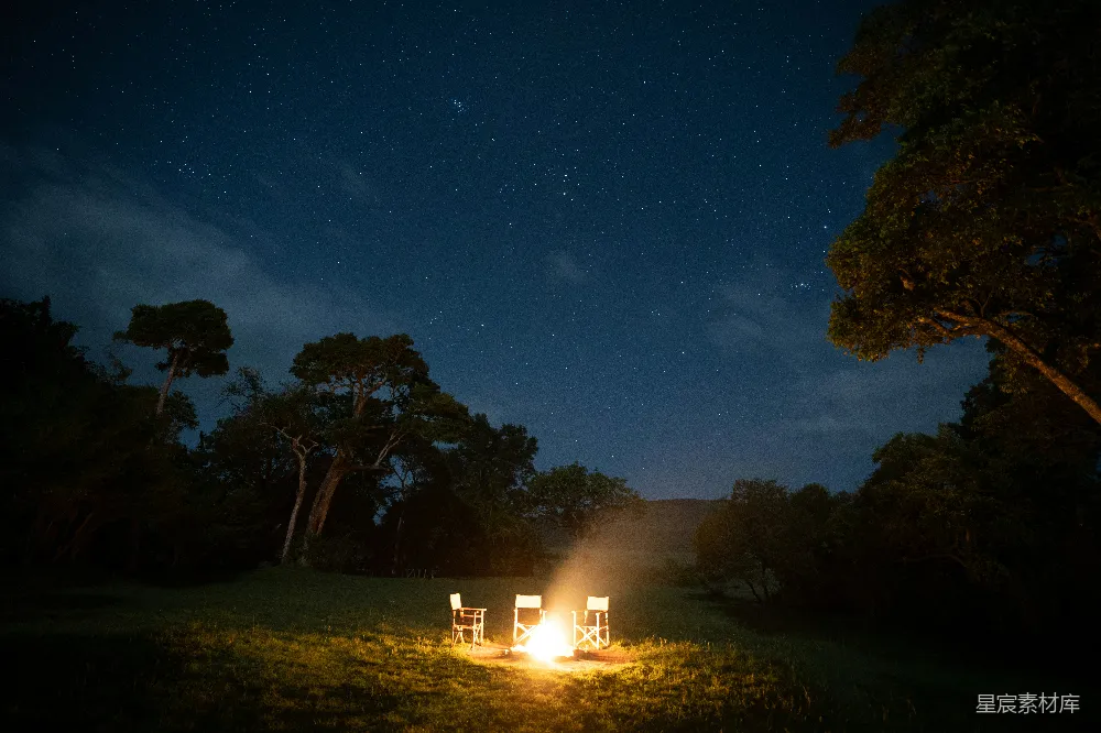 高清摄影 夜景 户外 自然 宁静 浪漫 星空下的篝火晚会