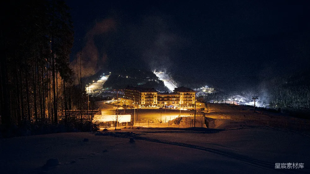 高清摄影 雪地 夜晚 酒店 滑雪场 风景 夜晚的滑雪胜地