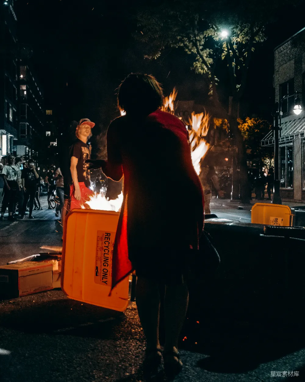 高清摄影 夜市 篝火 聚会 城市生活 户外活动 夜市篝火晚会
