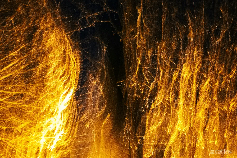 高清摄影 光绘 抽象艺术 动态效果 夜晚 城市 光的轨迹：金色的线条