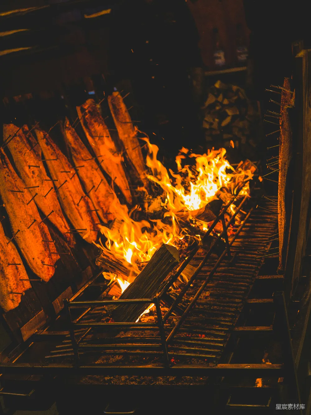高清摄影 烤肉 炭火 户外 夜景 美食 炭火烤肉的夜