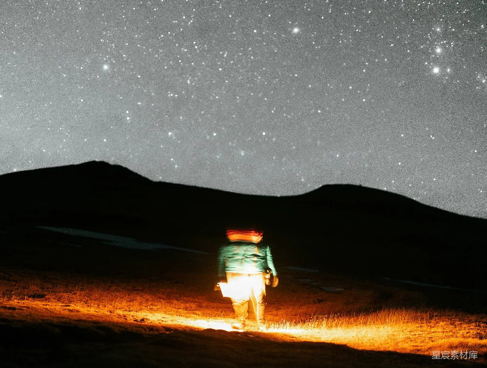 高清摄影 夜景 孤独 徒步 星空 自然 夜行者