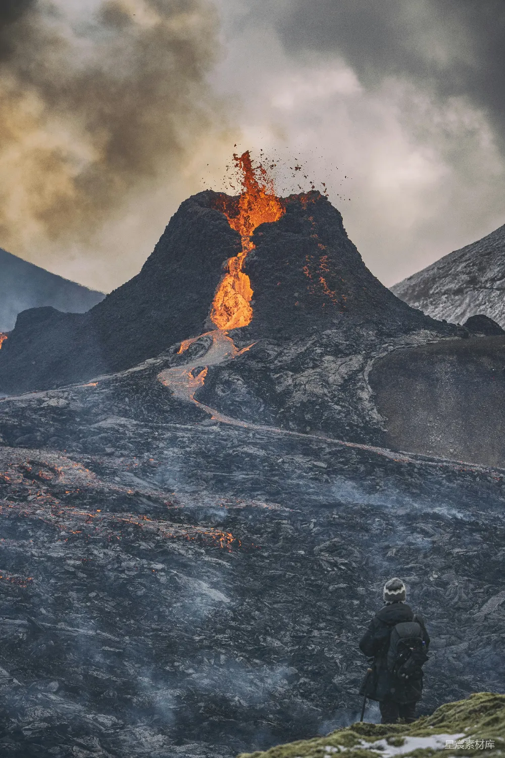 高清摄影 火山 爆发 自然景观 摄影师 壮观 火山爆发与摄影师