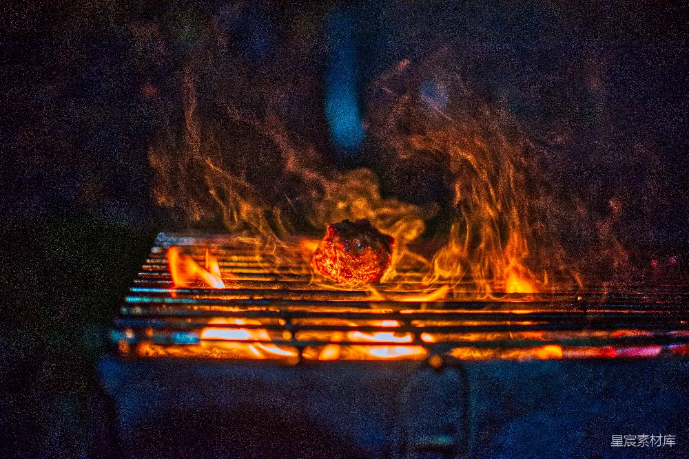 高清摄影 烧烤 夜景 美食 户外活动 烟火 夜幕下的烧烤